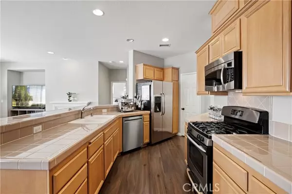 Valencia, CA 91355,28003 Serra LN