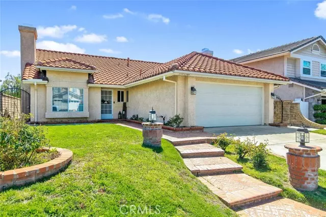 22450 Cardiff DR, Saugus, CA 91350