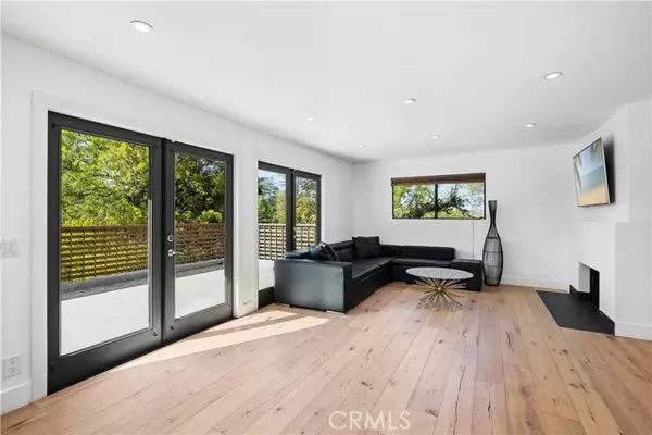 Woodland Hills, CA 91364,22731 Pera RD