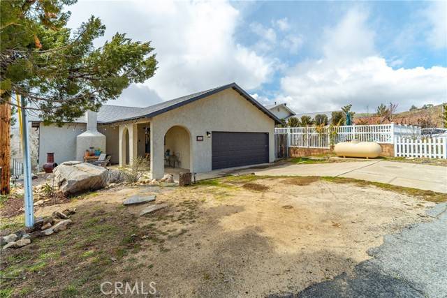 14802 Sunnydale DR, Lake Elizabeth, CA 93532