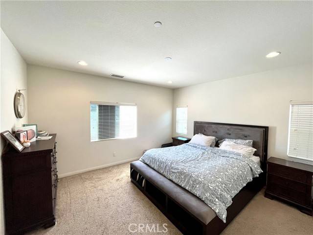 Newhall, CA 91321,22758 Walnut Park LN 9