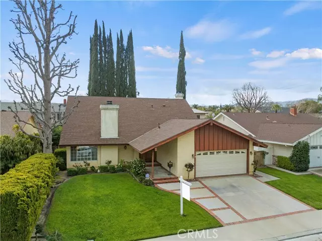 23422 Via Elisandra, Valencia, CA 91355