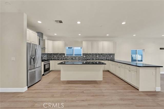 North Hollywood, CA 91606,6667 Ampere AVE
