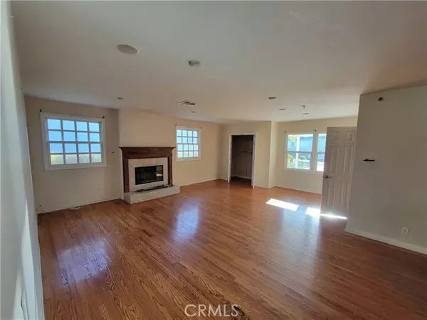Encino, CA 91316,4930 Alonzo AVE