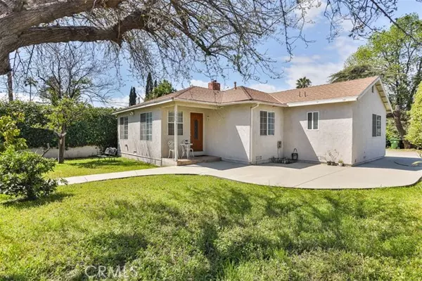 15904 Hart ST, Lake Balboa, CA 91406