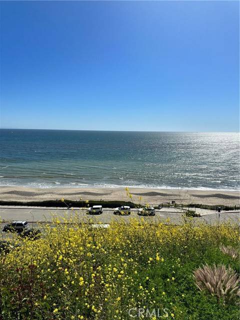 Pacific Palisades, CA 90272,17444 Castellammarte