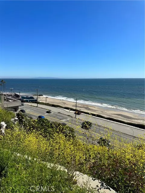 Pacific Palisades, CA 90272,17444 Castellammarte