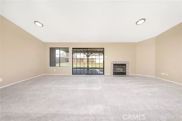 Lancaster, CA 93536,5147 Batris LN