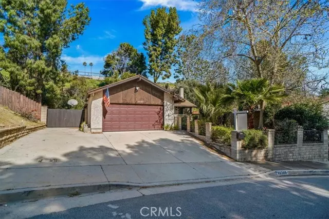 22309 Melodi LN, Saugus, CA 91350