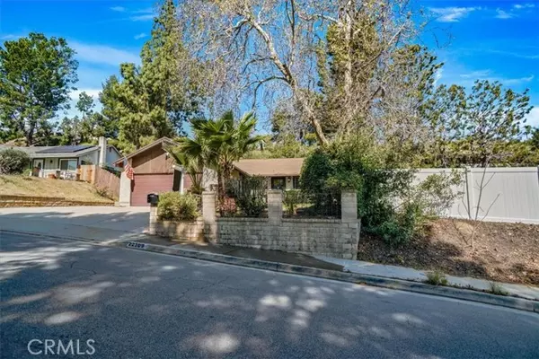 Saugus, CA 91350,22309 Melodi LN