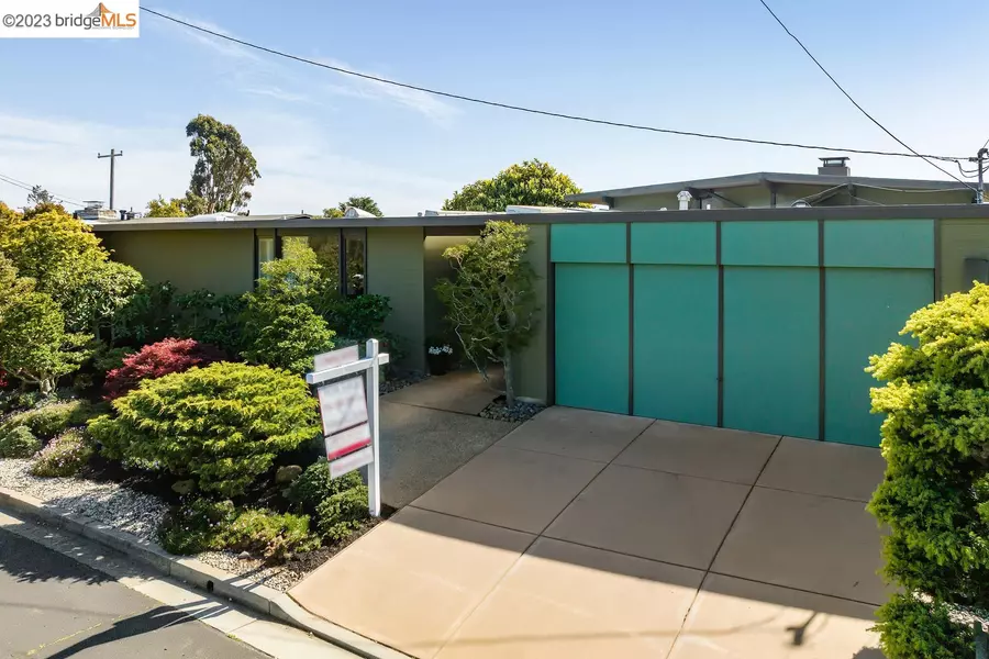 88 Kensington Rd, Kensington, CA 94707