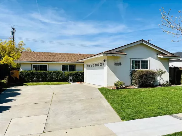 22537 Paraguay DR, Saugus, CA 91350