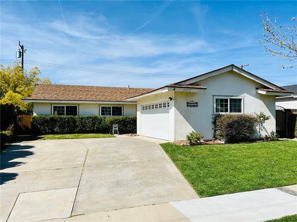 22537 Paraguay DR, Saugus, CA 91350