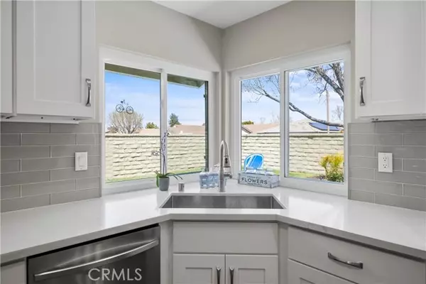 Valencia, CA 91355,23724 Castilla CT