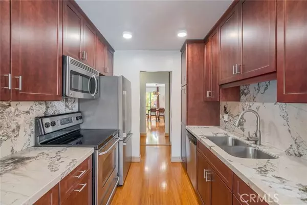 Los Angeles, CA 90046,1750 Camino Palmero ST 334