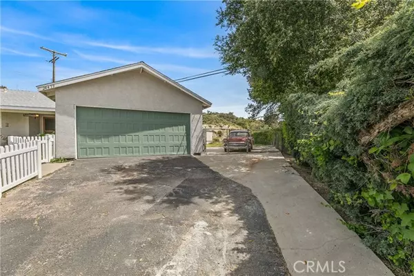 Newhall, CA 91321,24479 Shadeland DR