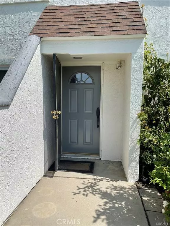 Los Angeles, CA 91324,18521 Mayall ST D