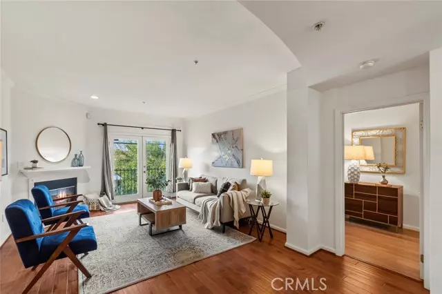 12407 Moorpark ST 104, Studio City, CA 91604