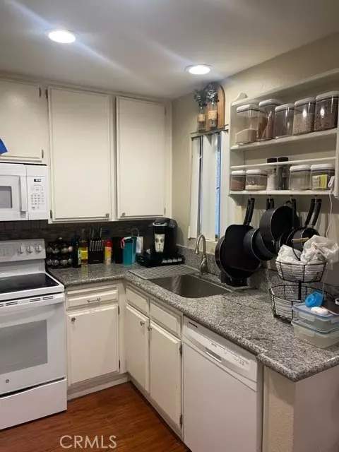 Agoura Hills, CA 91301,5800 Kanan RD 172