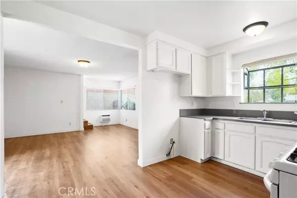 Burbank, CA 91504,2227 N Lamer ST