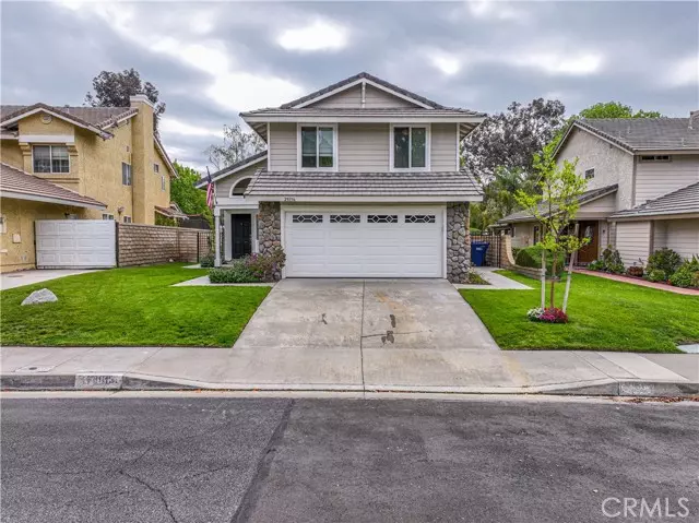 28136 Stonington LN, Saugus, CA 91350