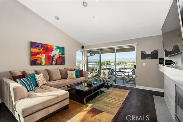 Studio City, CA 91604,11815 Laurelwood DR 21