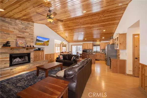 Big Bear Lake, CA 92315,416 Mountainaire LN