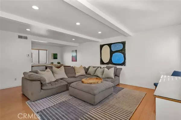 Santa Monica, CA 90405,2666 31st ST 8