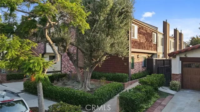 Santa Monica, CA 90405,2666 31st ST 8