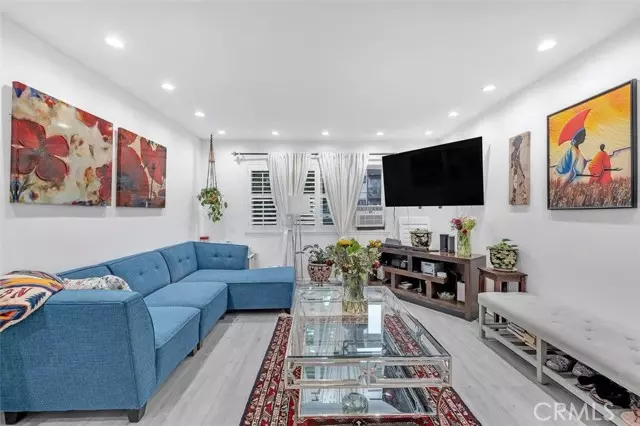 11813 Runnymede ST 32, North Hollywood, CA 91605