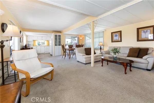 Thousand Palms, CA 92276,32220 Oakland