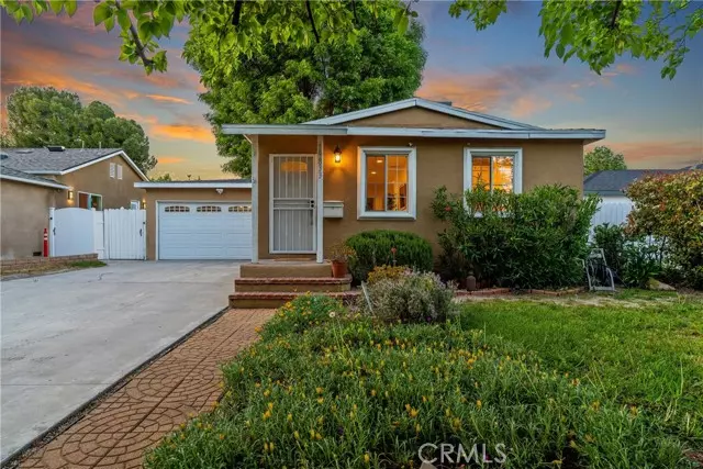 Winnetka, CA 91306,19833 Archwood ST