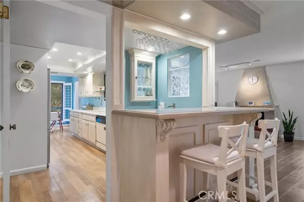 Toluca Lake, CA 91602,10331 Riverside DR 203