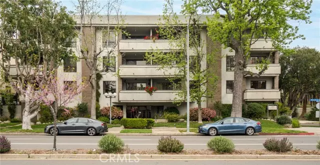 Toluca Lake, CA 91602,10331 Riverside DR 203