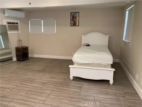 Tujunga, CA 91042,10536 1/2 Pinyon