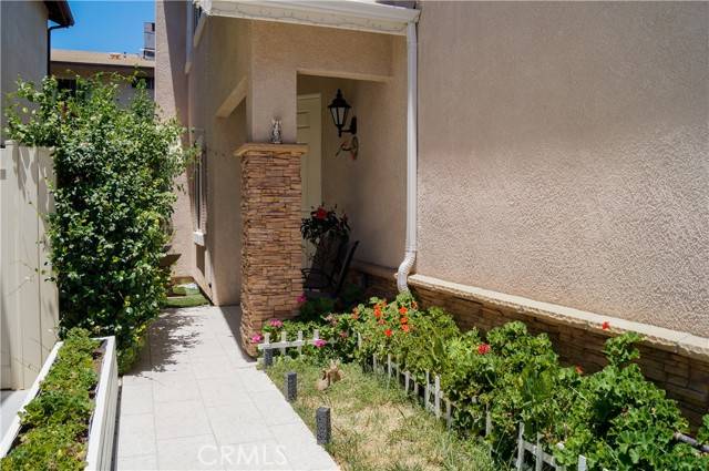 Newhall, CA 91321,22755 Walnut Park LN