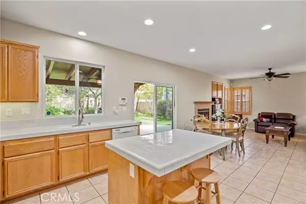 Saugus, CA 91350,28382 Maitland LN