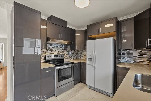 Valley Village, CA 91607,5232 Corteen PL 15