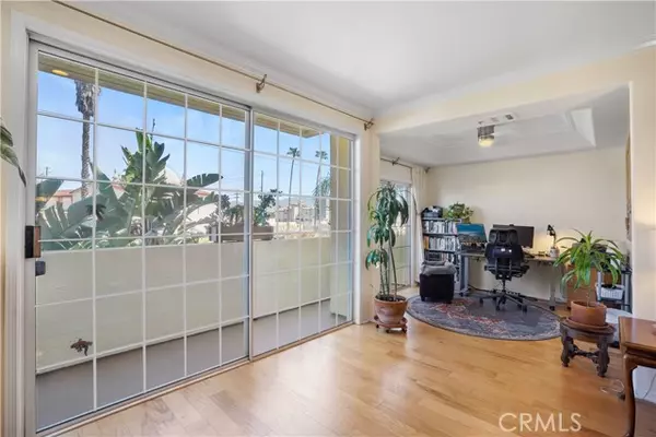 Toluca Lake, CA 91602,10824 Bloomfield ST 202