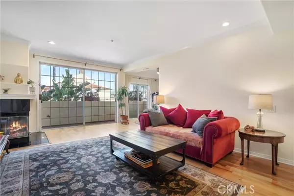 Toluca Lake, CA 91602,10824 Bloomfield ST 202