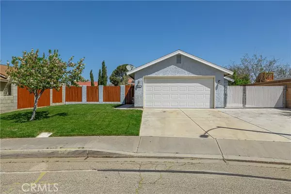 1561 E Avenue J3, Lancaster, CA 93535