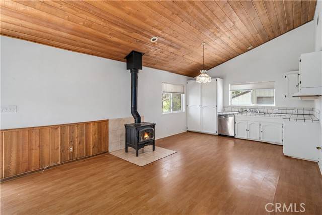 CA 91390,42135 San Francisquito