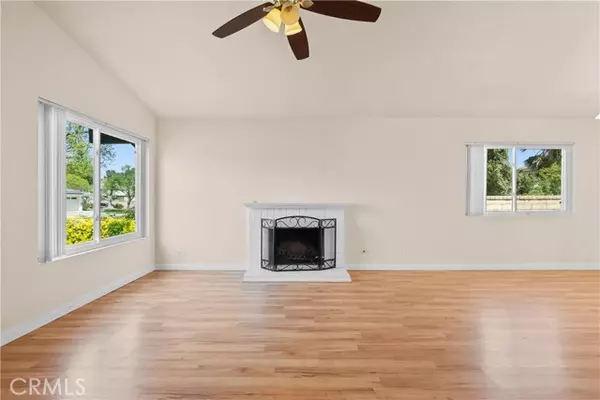 Saugus, CA 91350,21646 Spice CT