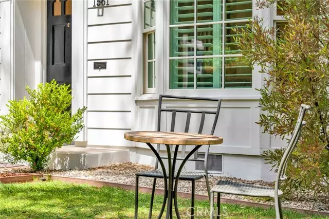 1561 Hillside DR, Glendale, CA 91208