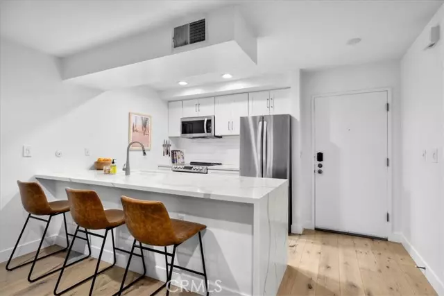 740 N Kings RD 122, West Hollywood, CA 90069
