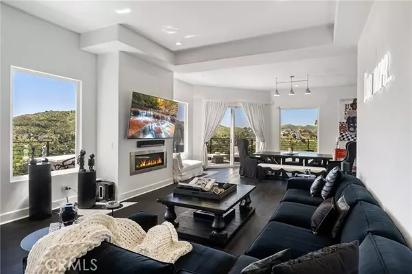 69 Dapplegray rd, Bell Canyon, CA 91307