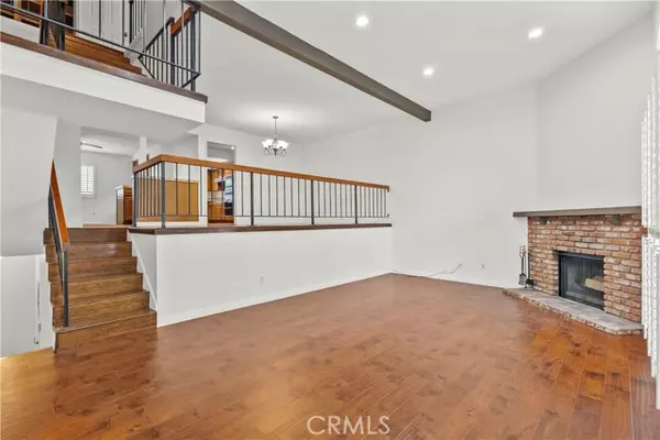 Canoga Park, CA 91304,22020 Strathern ST 24