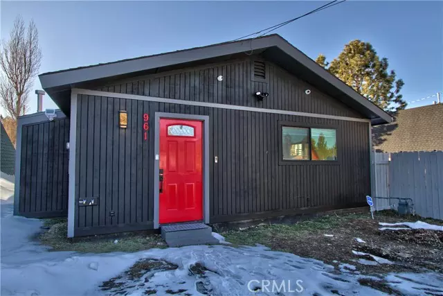 961 Pinon LN, Big Bear City, CA 92314
