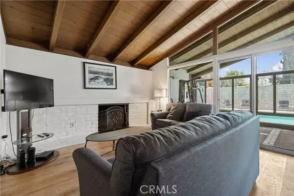 Reseda, CA 91335,8224 Chimineas AVE