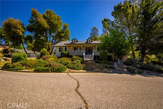 40287 Bollinger PL, Oakhurst, CA 93644